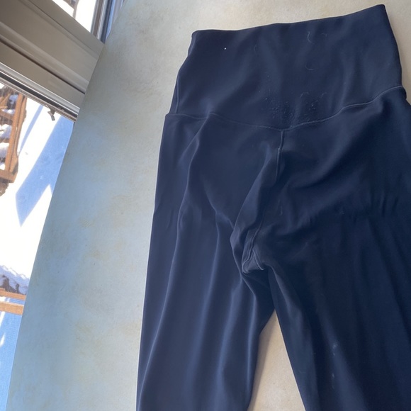 Black OFFLINE crossover leggings from aerie - Picture 3 of 4